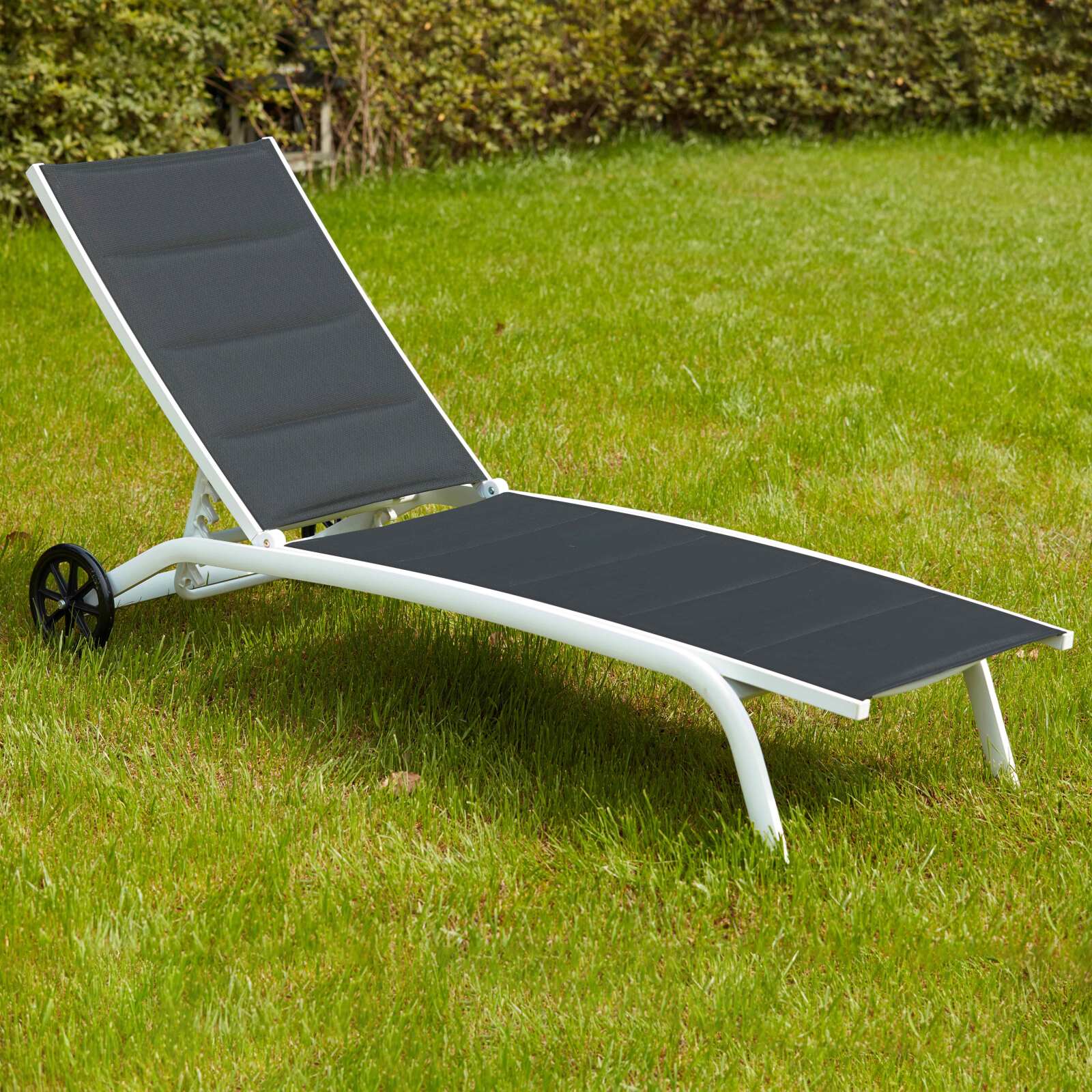 Set di 2 lettini prendisole in alluminio con ruote, reclinabili in 4 posizioni