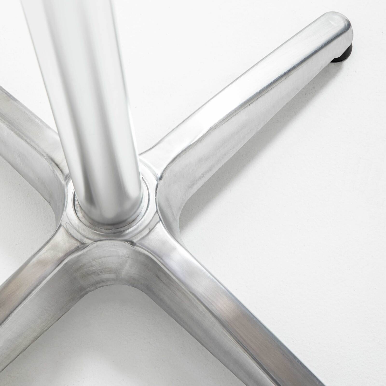 Tavolo da pranzo alto (Ø60 x 110 cm) quadrato in alluminio Tavolo da pranzo alto (Ø60 x 110 cm) quadrato in alluminio