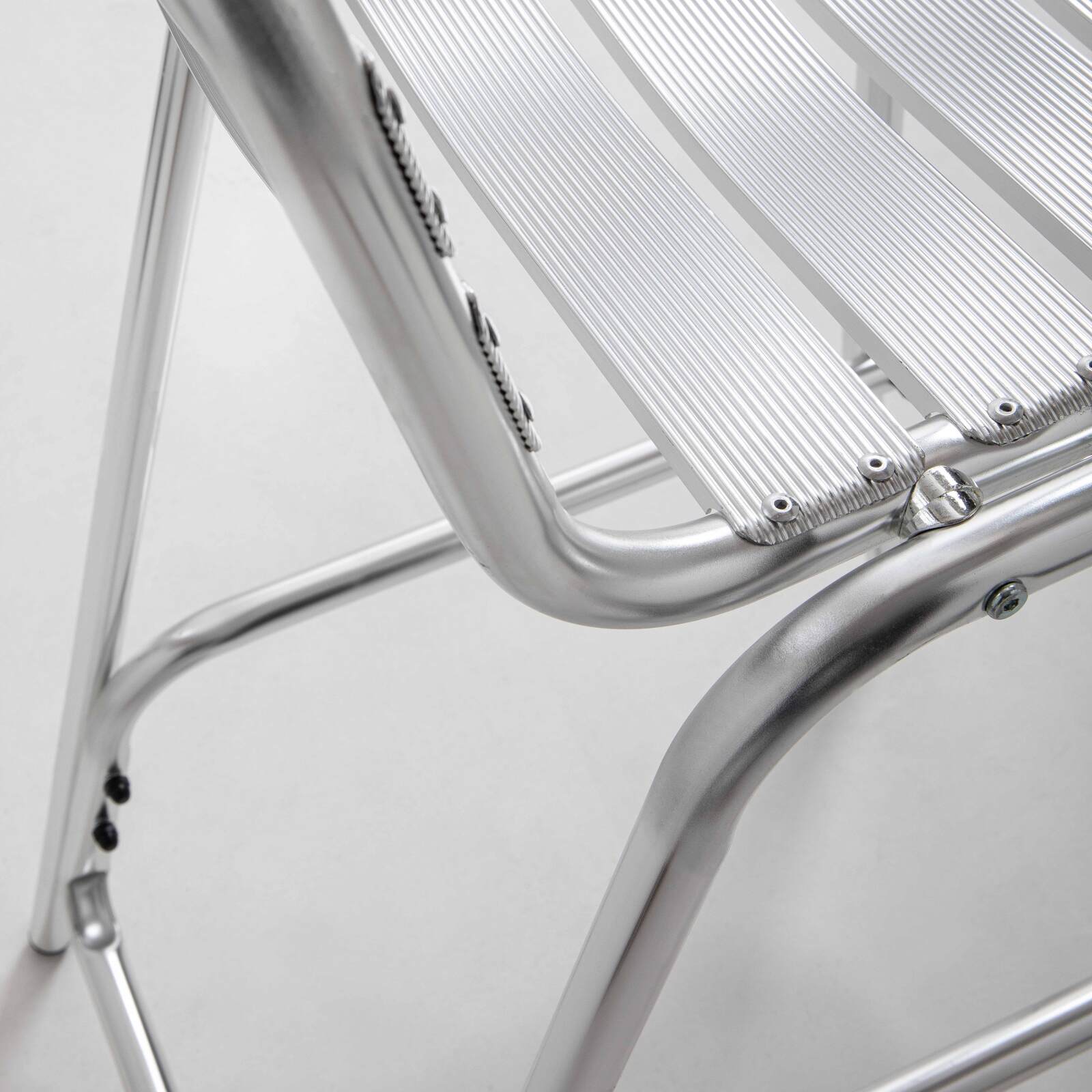 Tavolo da bar rotondo Ø60 cm e 2 sedie alte in alluminio