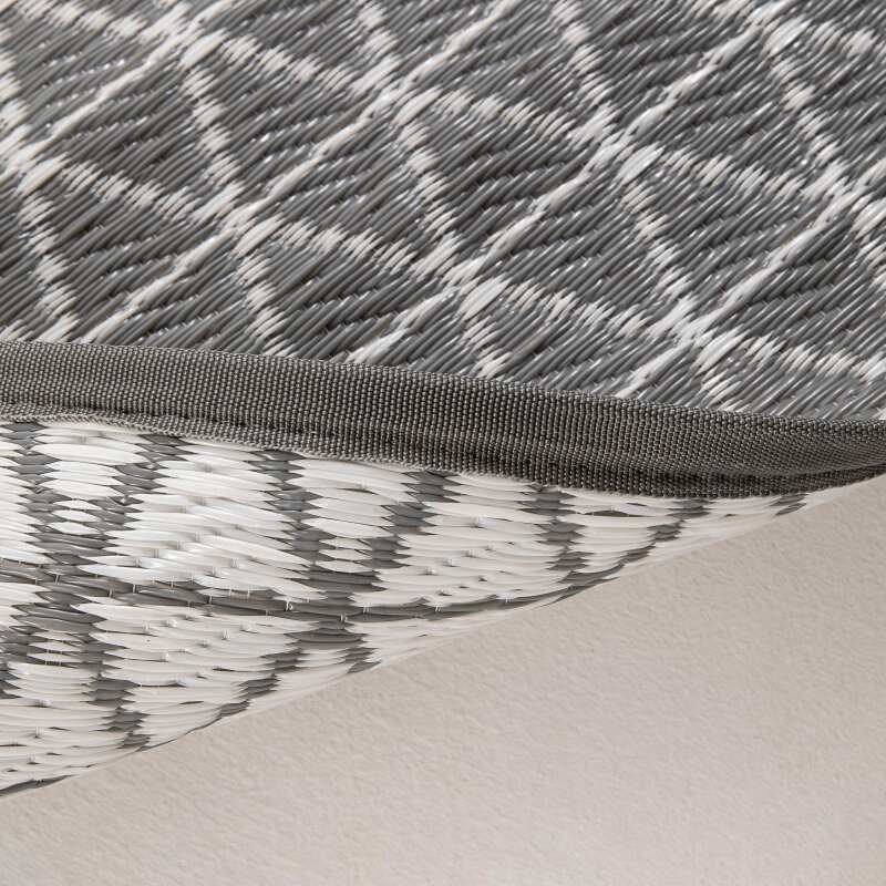 Tappeto rettangolare da esterno con motivo bifacciale in polipropilene