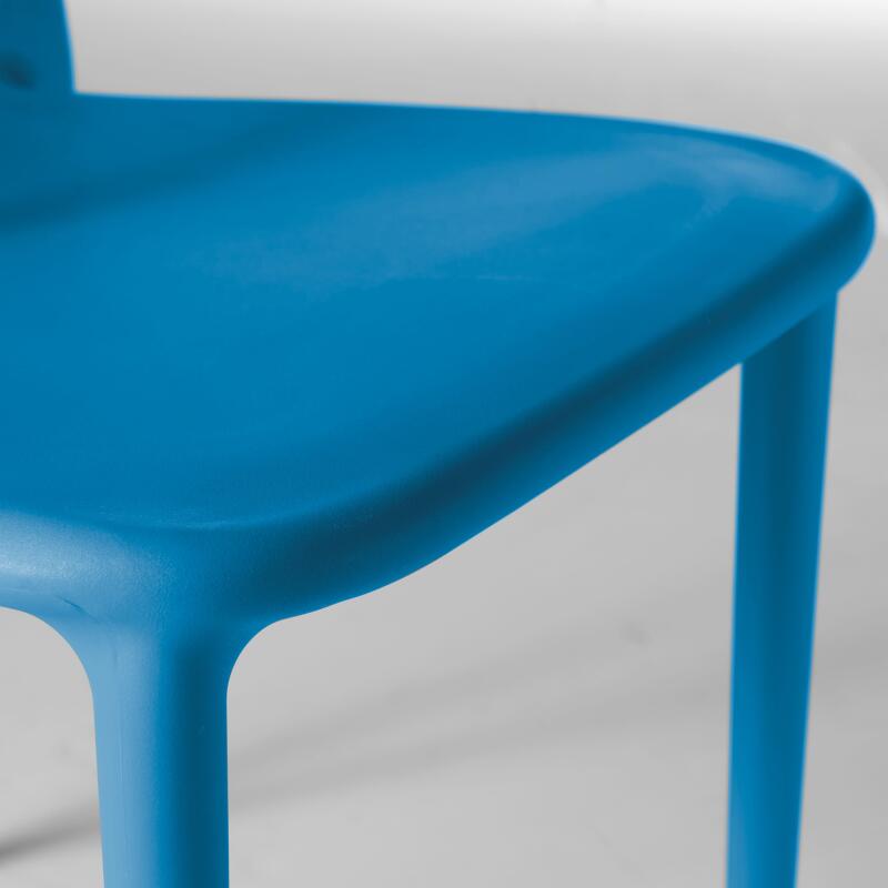 Set di 4 sedie da giardino in plastica impilabili (6/7)