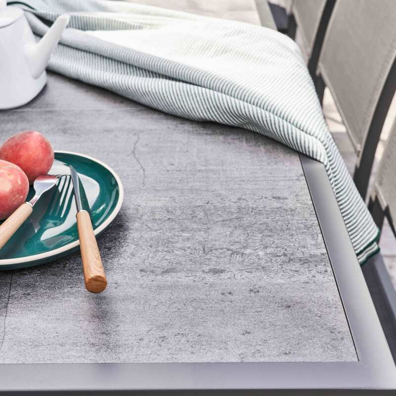 Tavolo da giardino con piano in ceramica effetto cemento (185 x 95 x 74 cm)