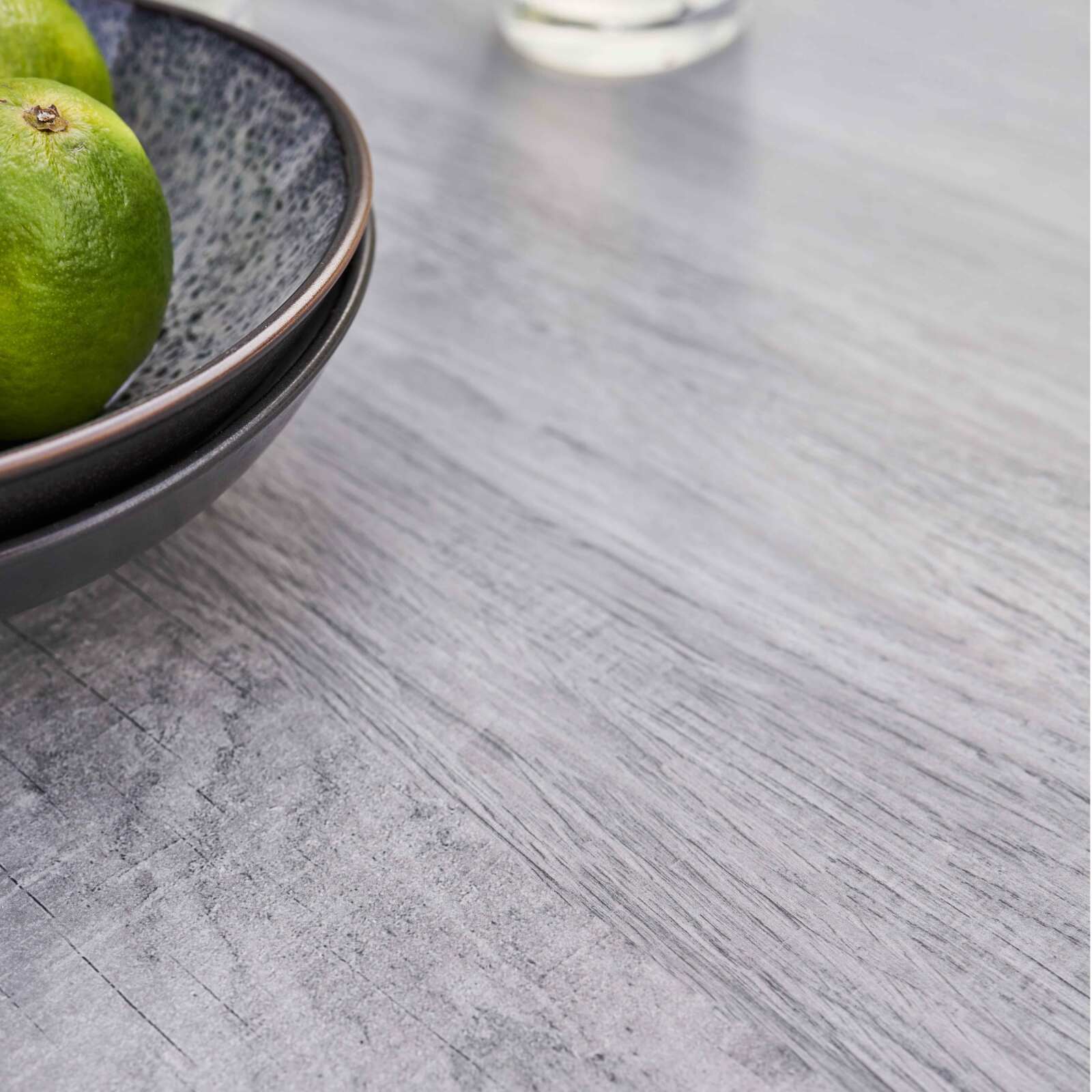 Tavolo da giardino in ceramica grigia effetto legno (230 x 95 x 74 cm)
