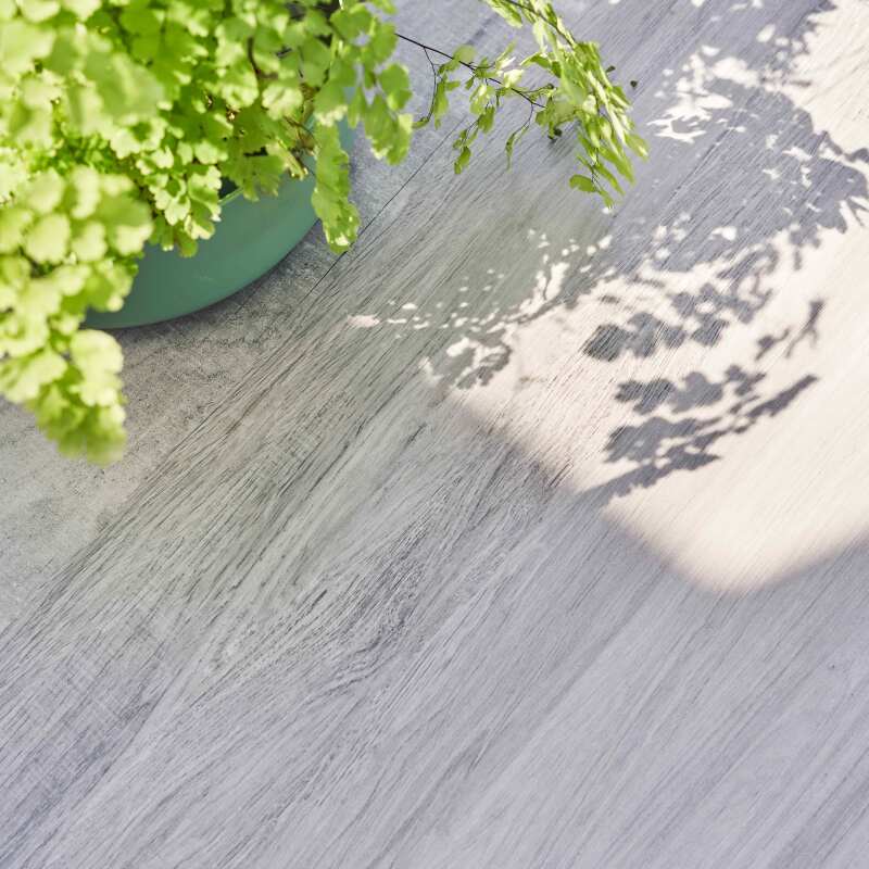 Tavolo da giardino in ceramica grigia effetto legno (230 x 95 x 74 cm)