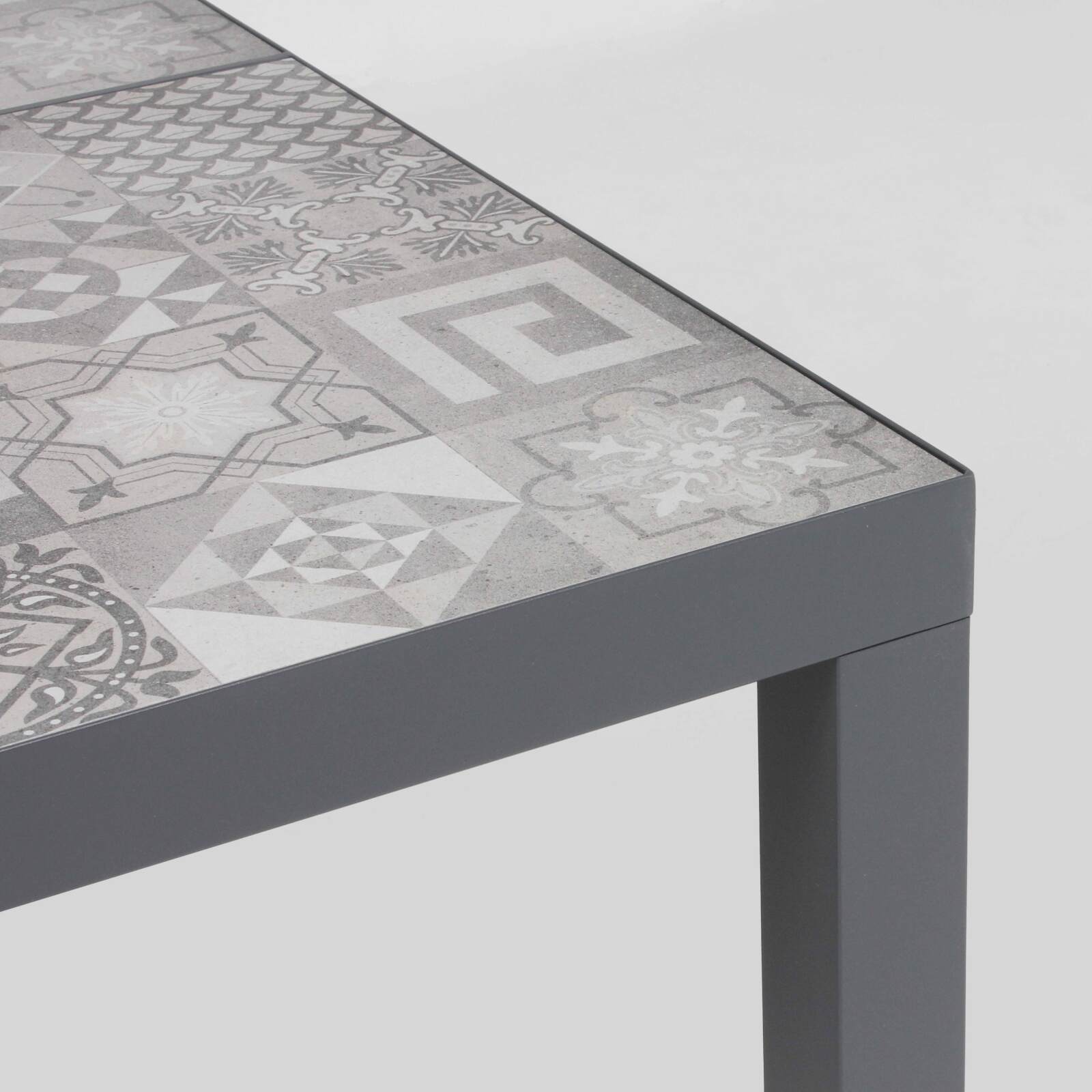 Tavolo da giardino rettangolare 182 x 121 cm in ceramica modello Karo + 10 sedie