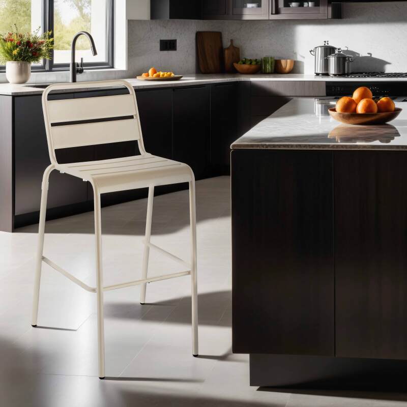 Seggiolone in metallo in stile industriale