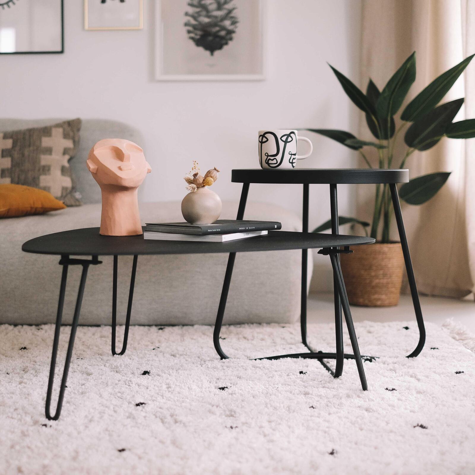 Tavolina da salotto triangolare in metallo