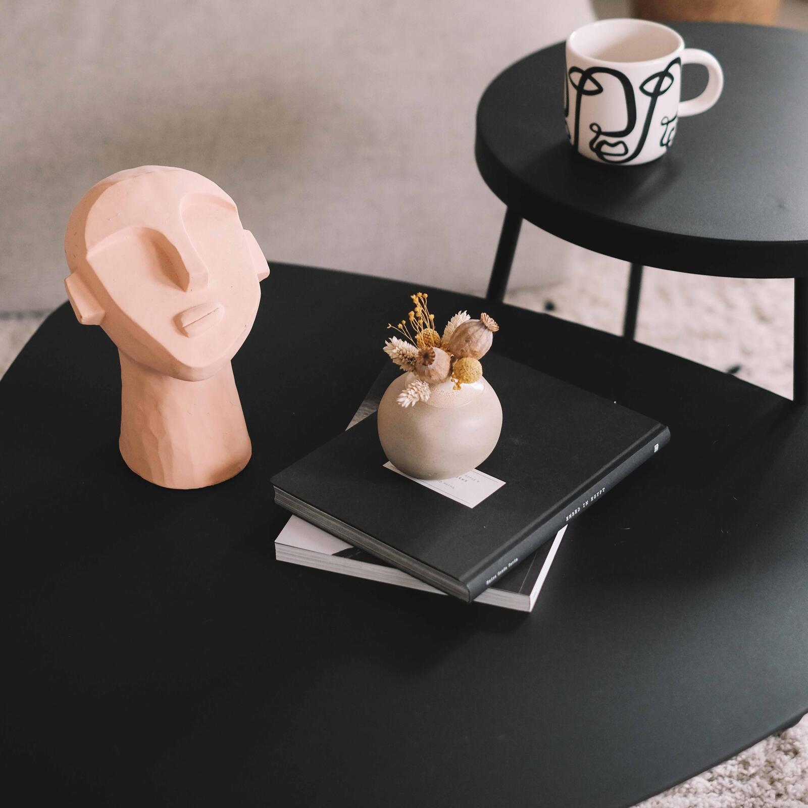 Tavolina da salotto triangolare in metallo