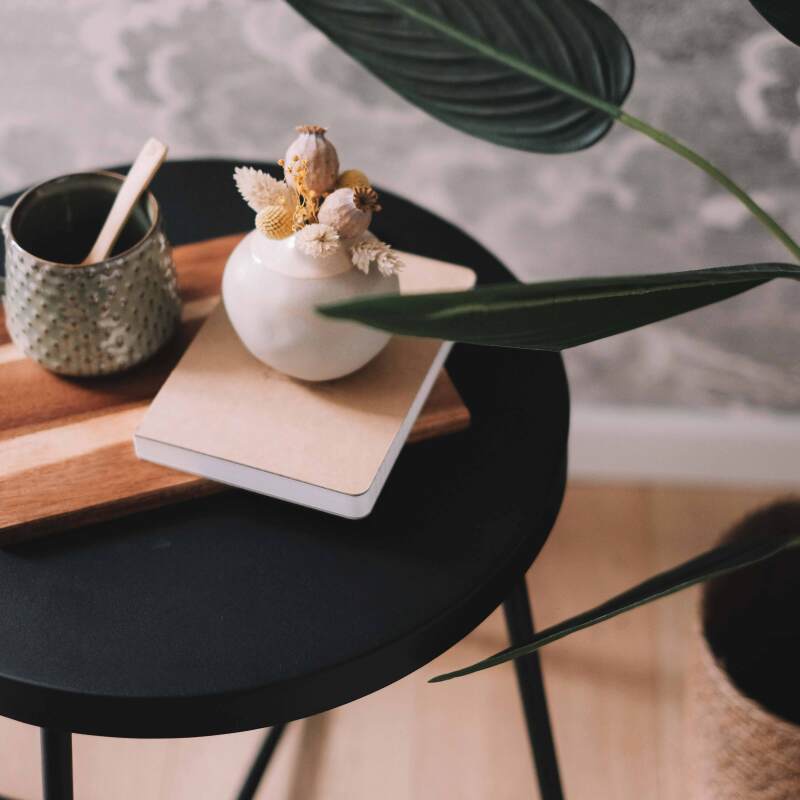 Tavolina da salotto rotondo in metallo