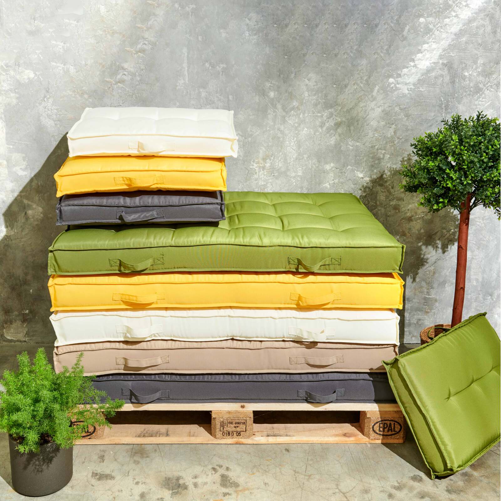 Bosso su tronco artificiale in vaso altezza 110 cm