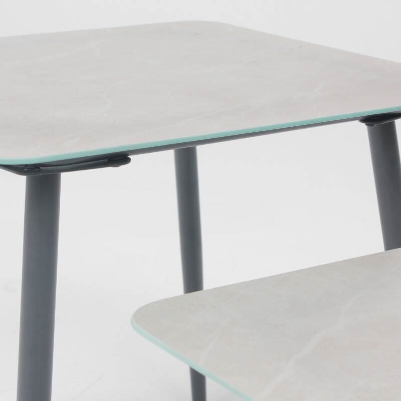 Tavolini quadrati impilabili