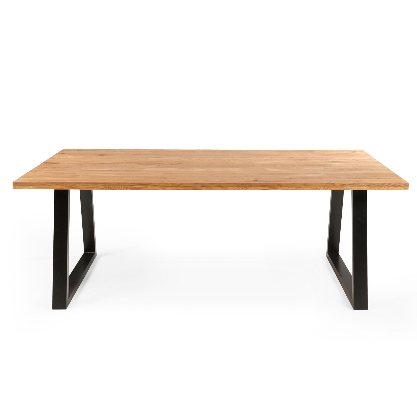 Tavolo rettangolare in rovere FSC® con bordo regolare e gambe a forma trapezoidale