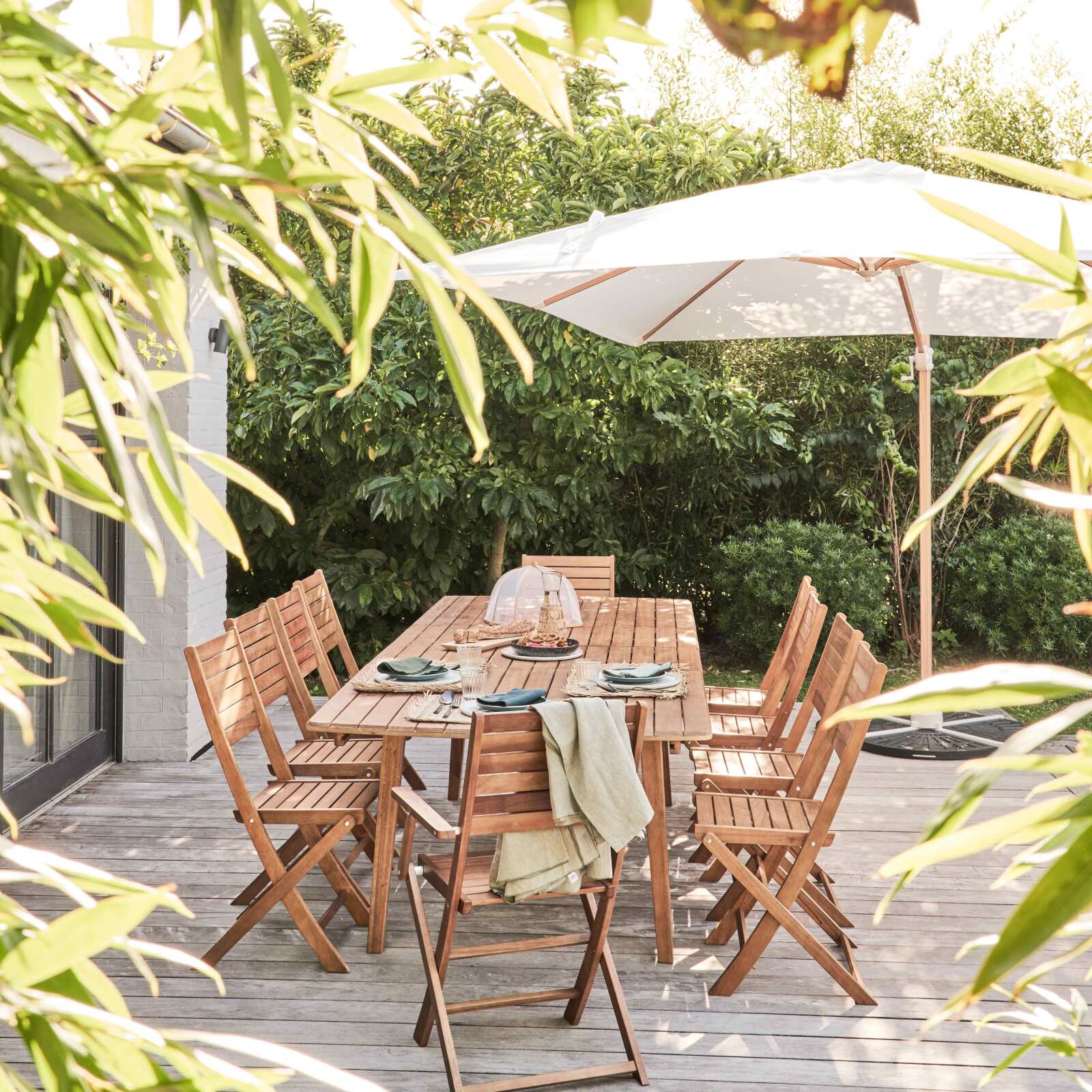 Ombrellone a braccio a palo quadrato decentrato inclinabile con effetto legno (3 x 3 m)