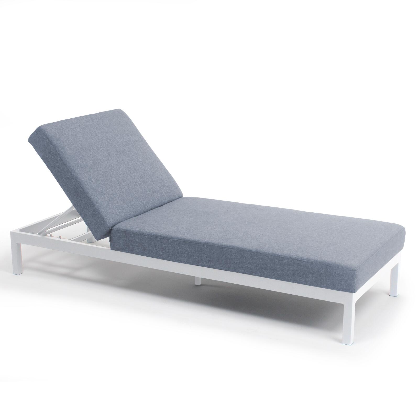 Set di 2 lettini prendisole con cuscino e ripiani, reclinabili in 5 posizioni Set di 2 lettini prendisole con cuscino e ripiani, reclinabili in 5 posizioni