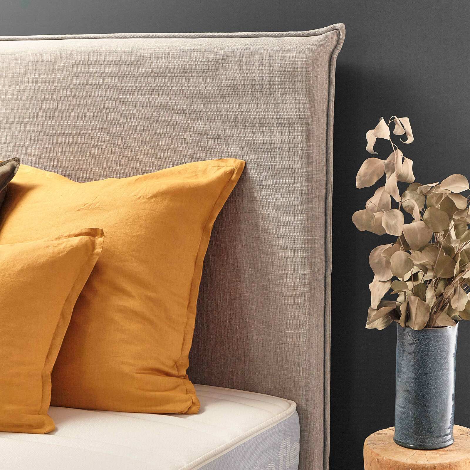 Testiera del letto in tessuto Maja