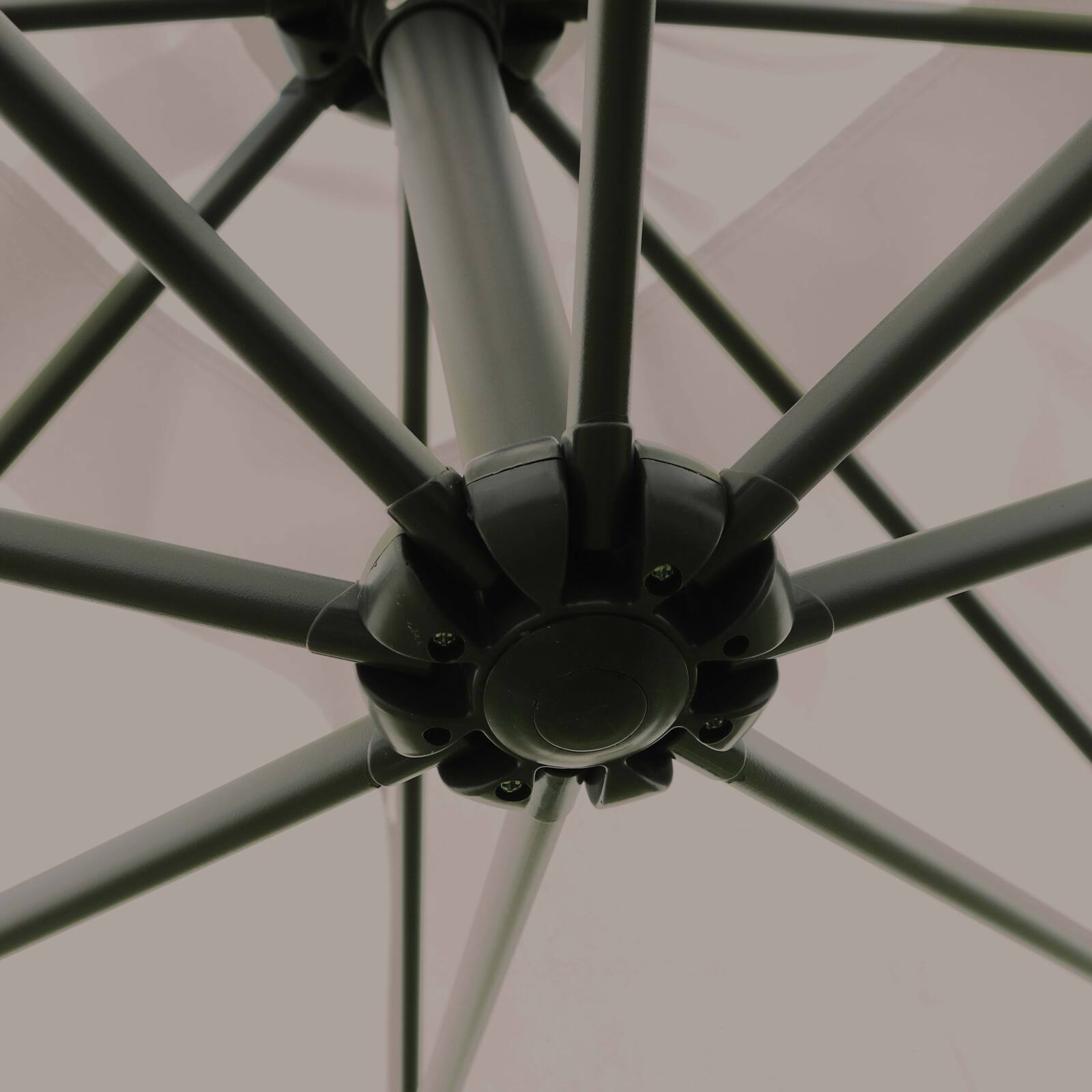 Ombrellone a braccio quadrato inclinabile (3 x 3 m) + 4 pannelli di zavorra riempibili