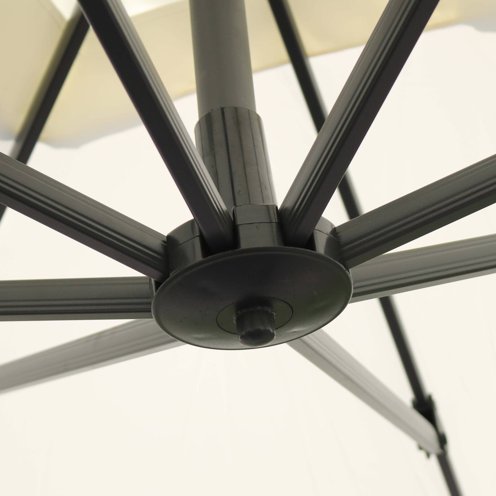 Ombrellone a braccio quadrato (3 x 3 m) con rotazione a 360° + 4 lastre zavorrate