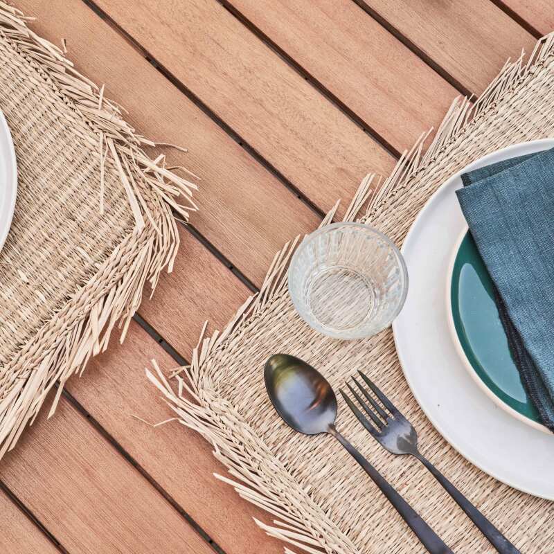 Tavolo da giardino rettangolare allungabile con 8 sedie e 2 sedie con braccioli in eucalipto FSC®