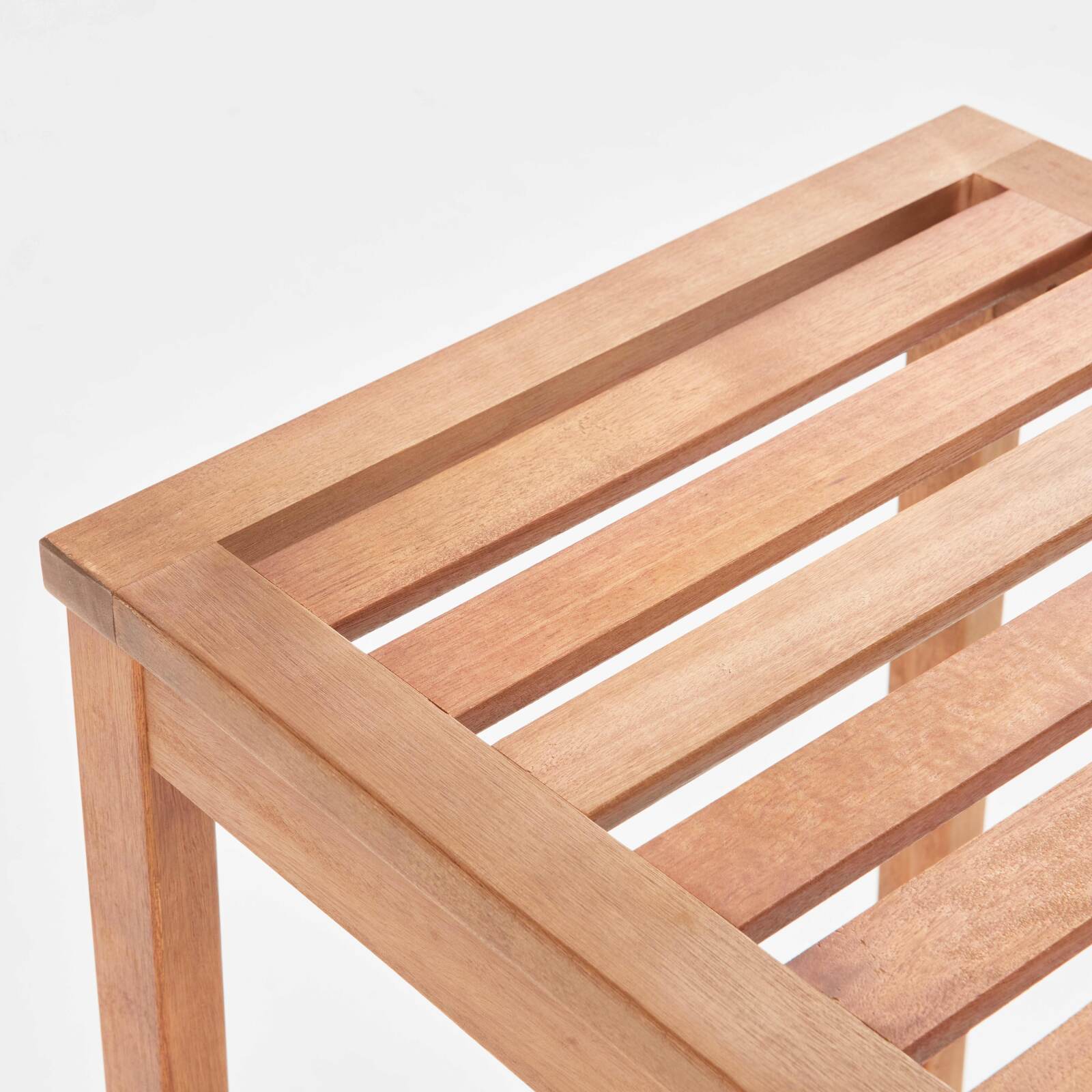 Seggiolone realizzato in legno di eucalipto FSC®