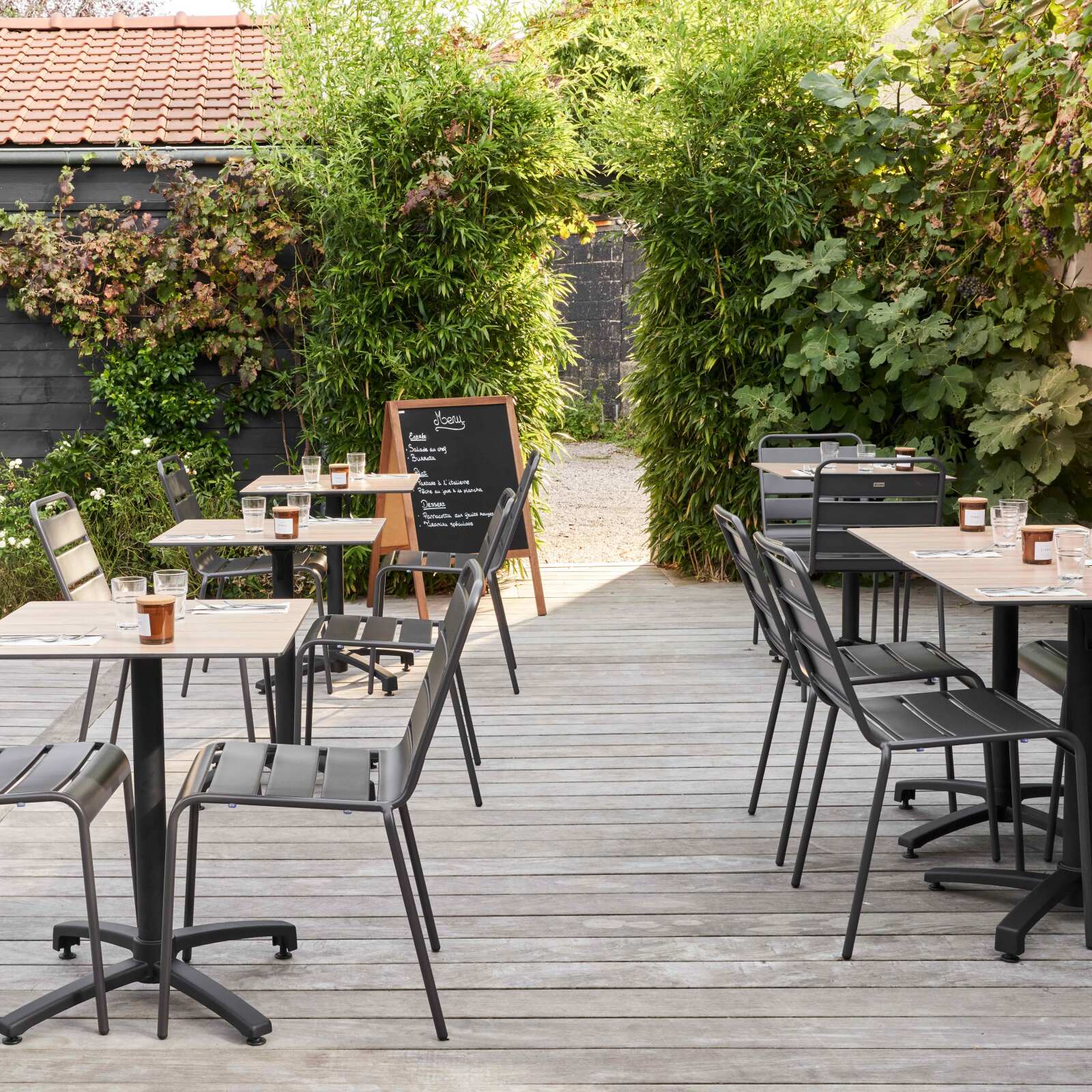 Tavolo da giardino quadrato in HPL 60 x 60 cm, inclinabile