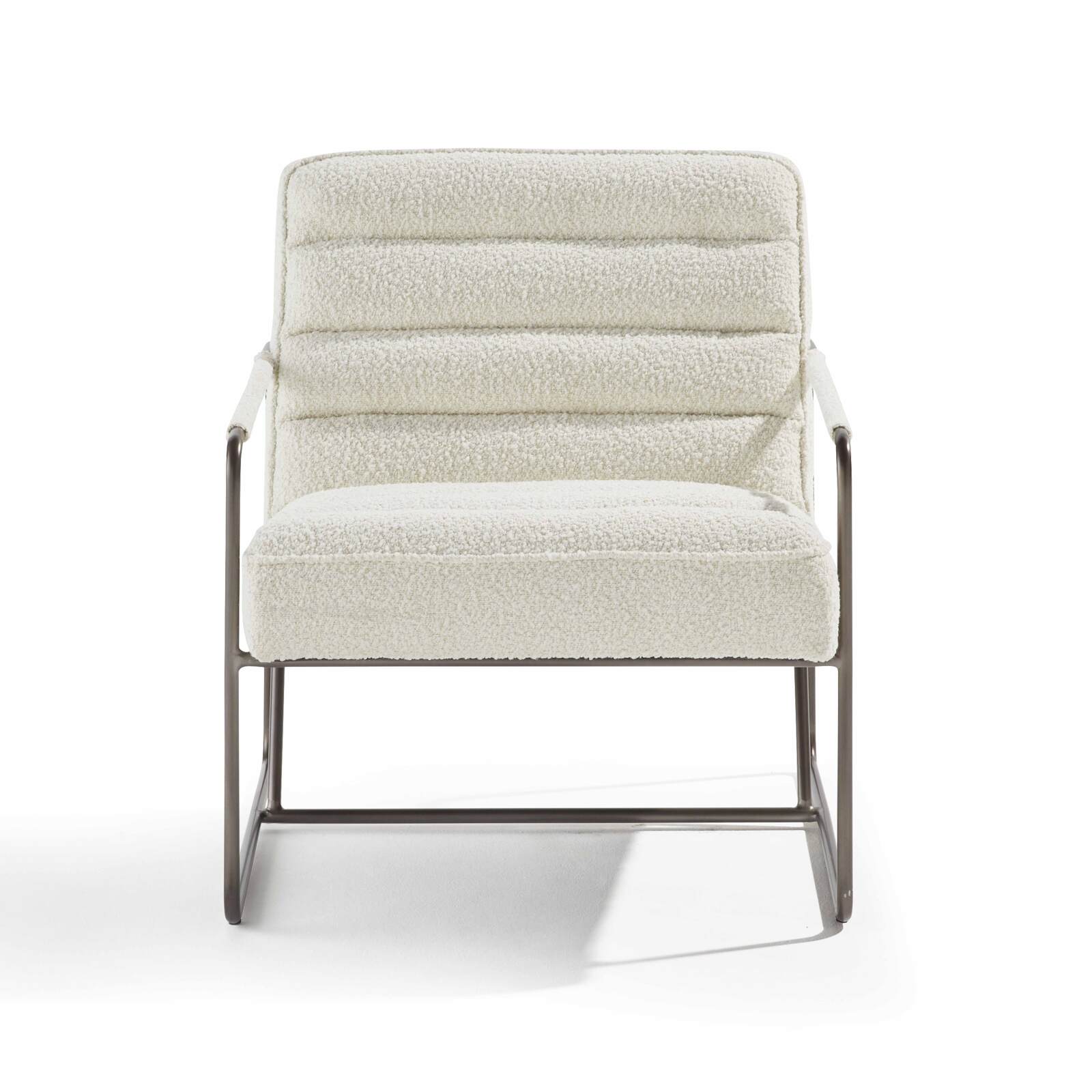 Poltrona imbottita in tessuto French terry e legno di eucalipto FSC®