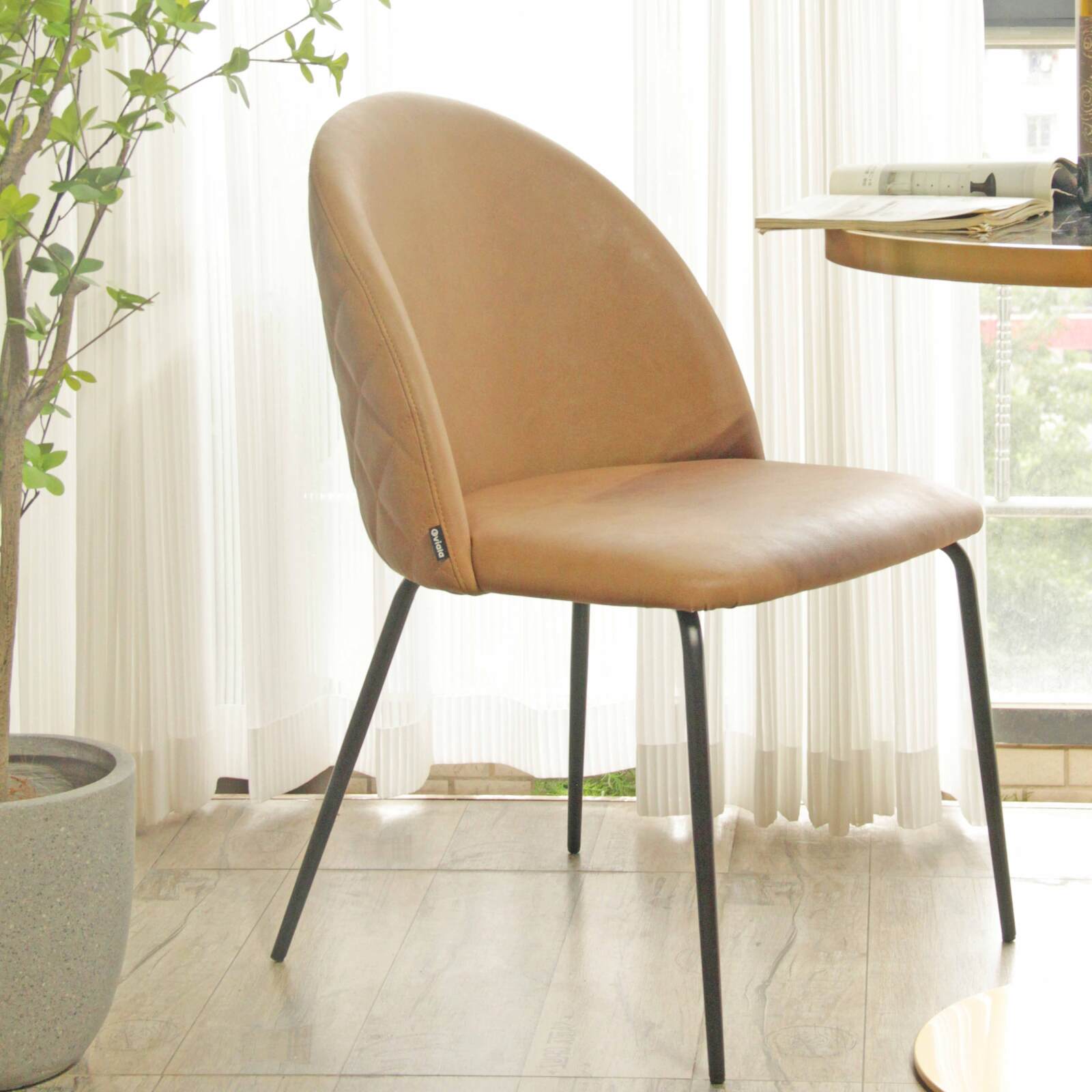 Set di 4 sedie in tessuto rivestito e legno FSC®