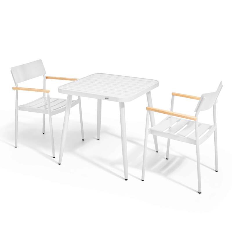 Il tavolo da giardino misura 75 x 75 cm e 2 sedie sono dotate di alluminio e altro