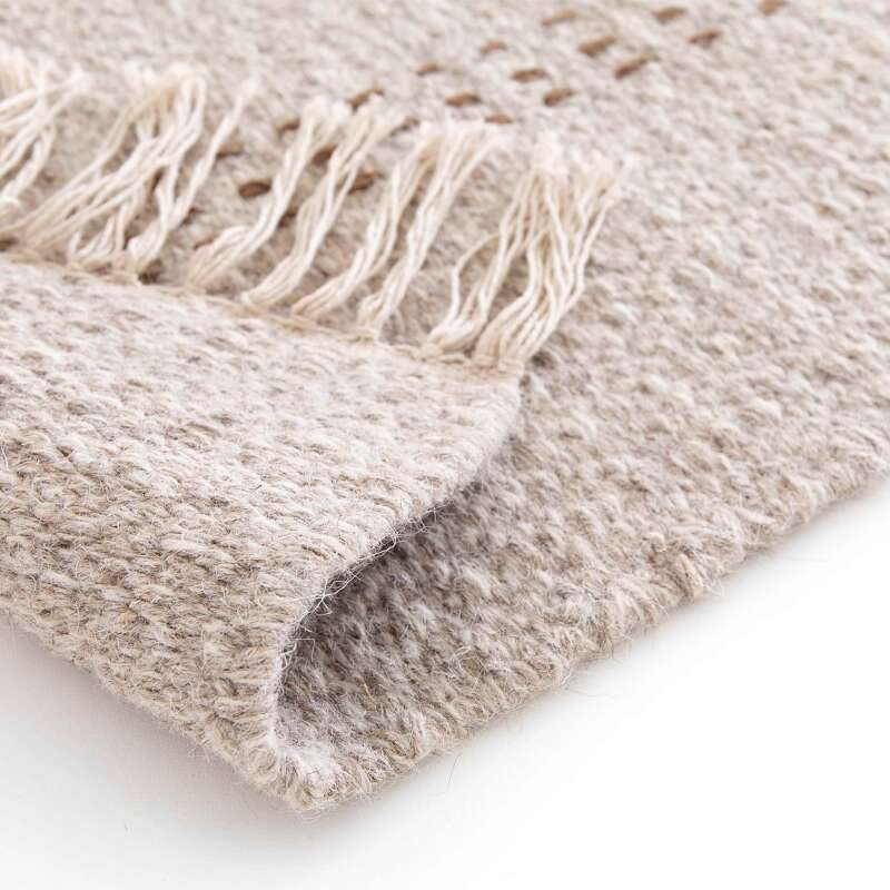 Tappeto rettangolare a tessitura piatta in lana e iuta con motivi geometrici