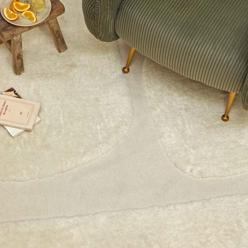 Tappeto rettangolare in lana con motivo a pelo corto tessuto a mano