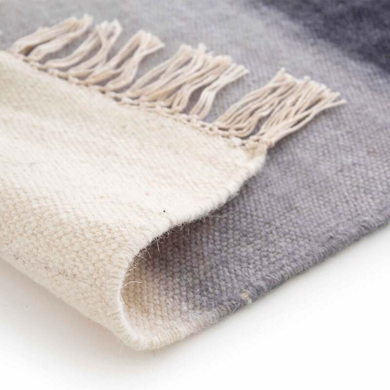 Tappeto rettangolare in lana a tessitura piatta a pelo corto