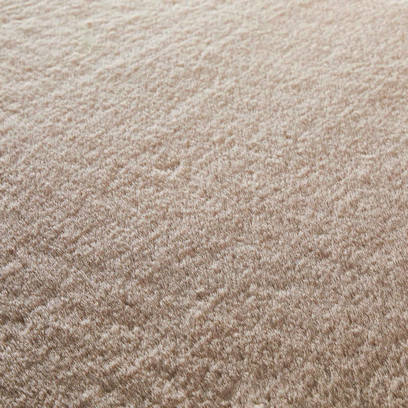 Tappeto rettangolare in pelliccia sintetica a pelo lungo