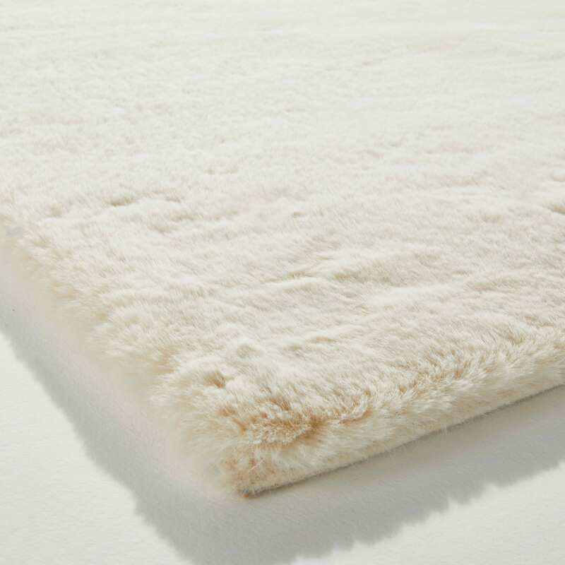 Tappeto rettangolare in pelliccia sintetica a pelo lungo (2/4)