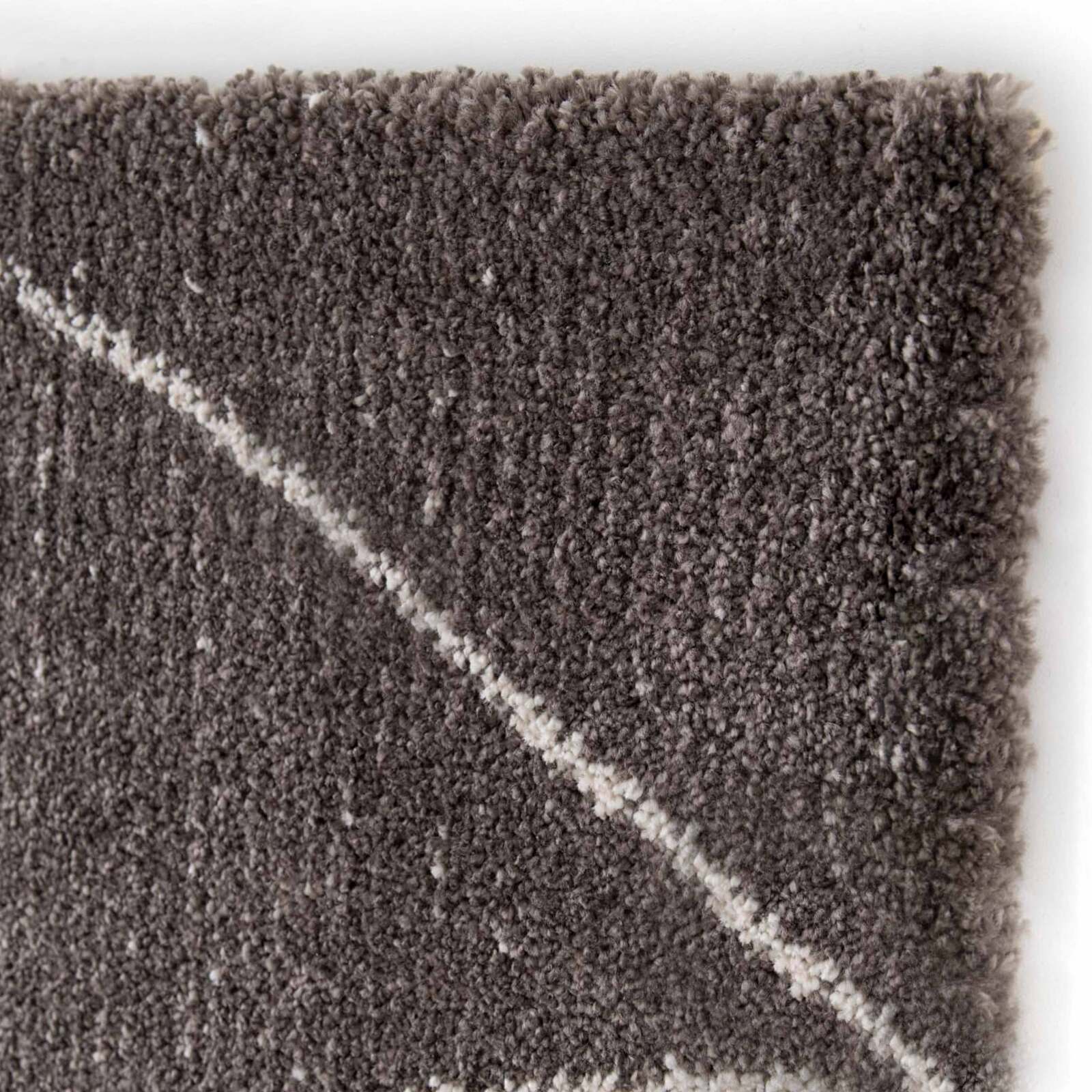 Tappeto a pelo corto con motivo berbero