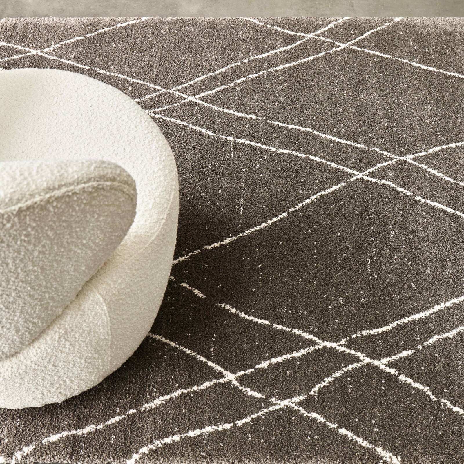 Tappeto a pelo corto con motivo berbero
