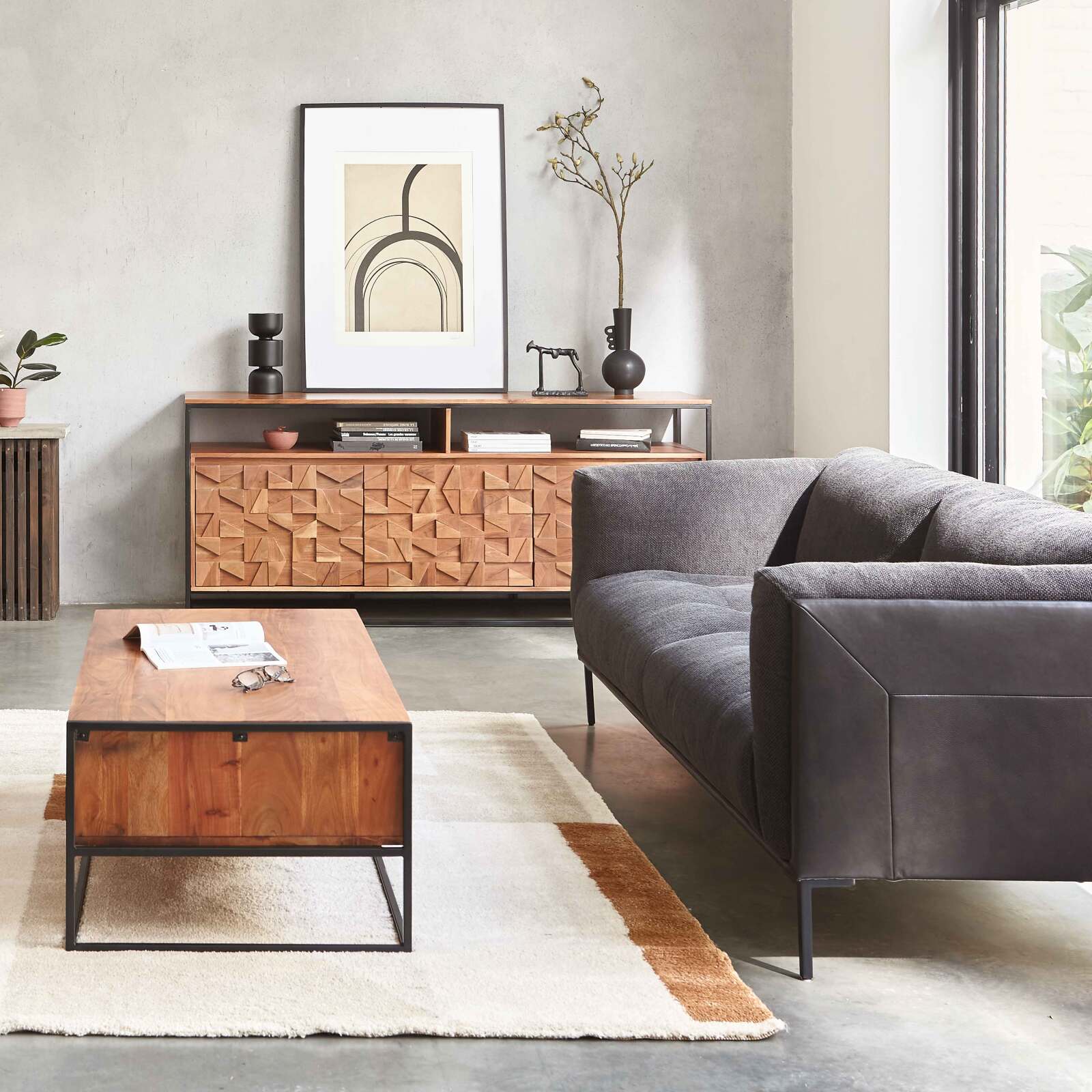 Tappeto a pelo corto con motivi grafici