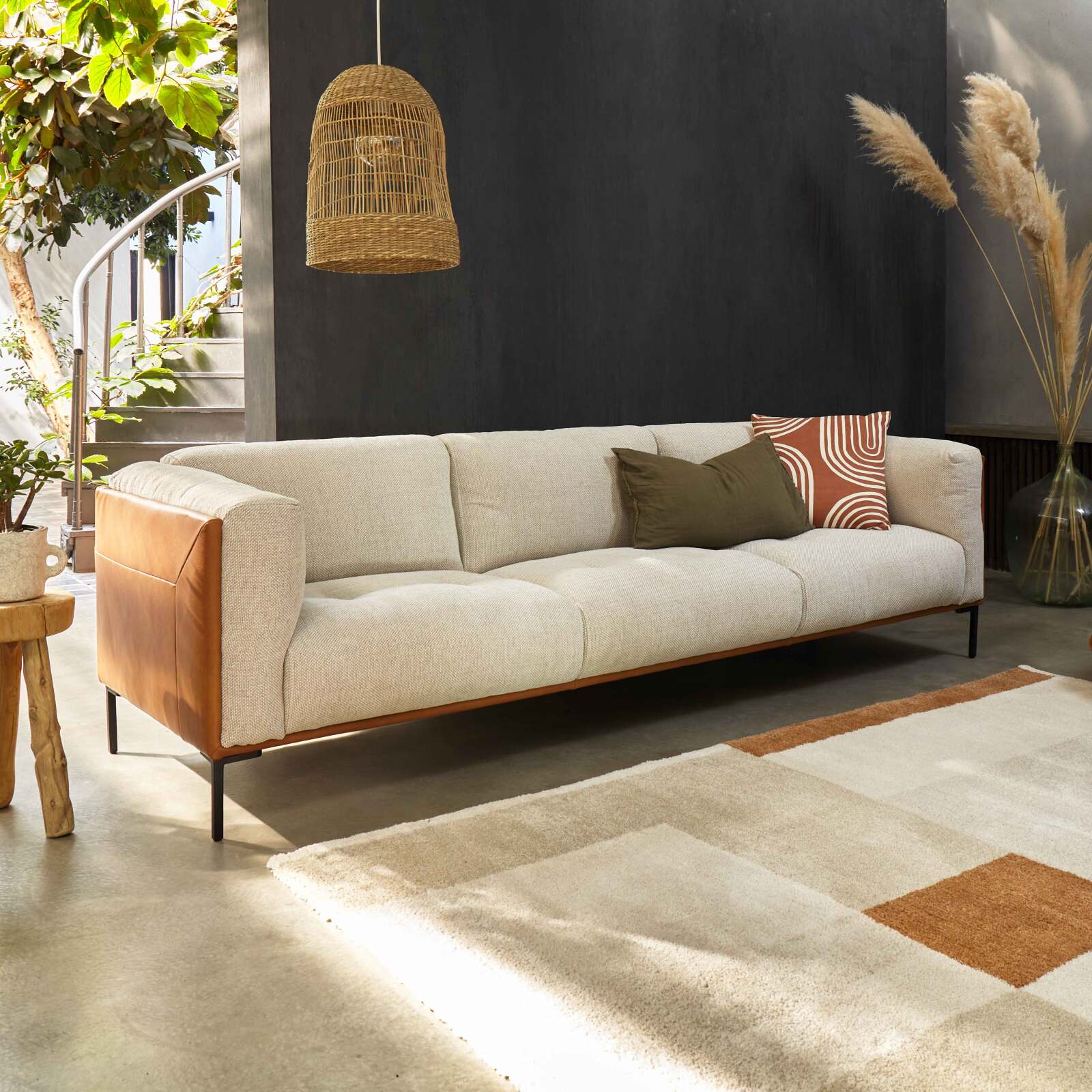 Tappeto a pelo corto con motivi grafici