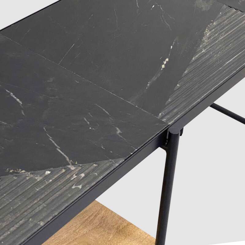 Ufficio con ripiani in marmo e legno di mango