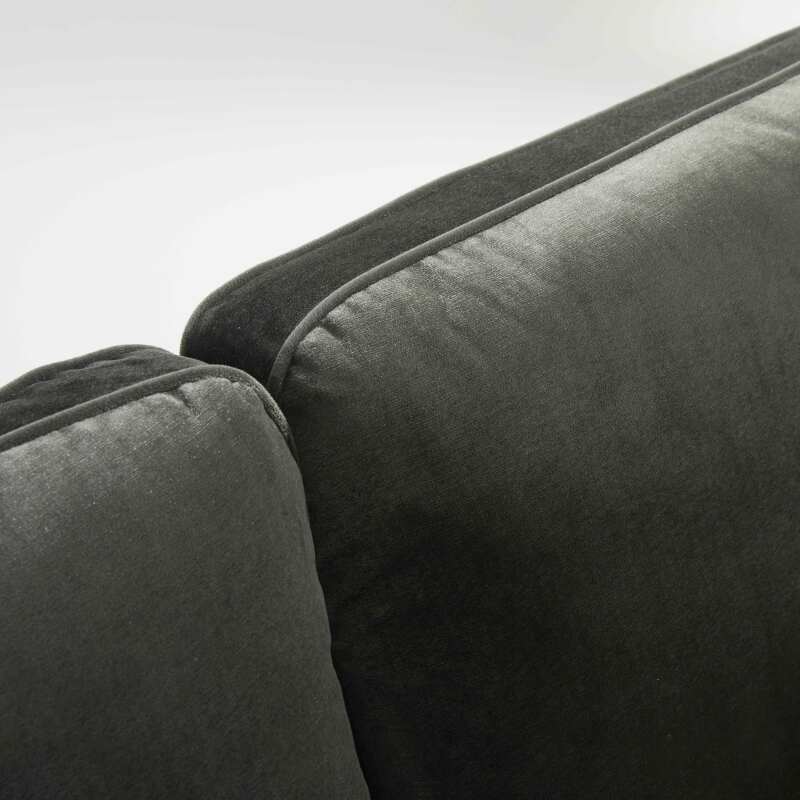 Divano a 3 posti in velluto e legno FSC® con gambe in ottone