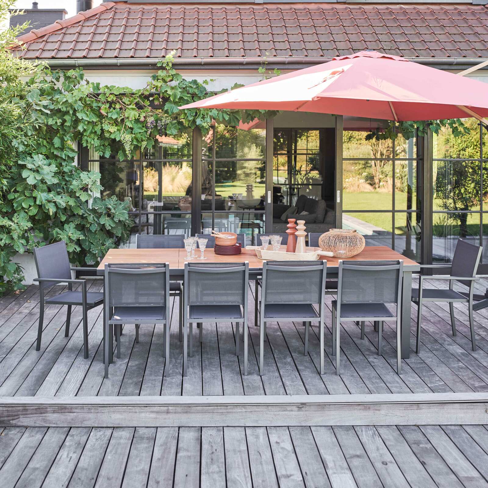 Set tavolo allungabile da giardino rettangolare 320 x 100 x 76 cm con 8 sedie e 2 sedie con braccioli