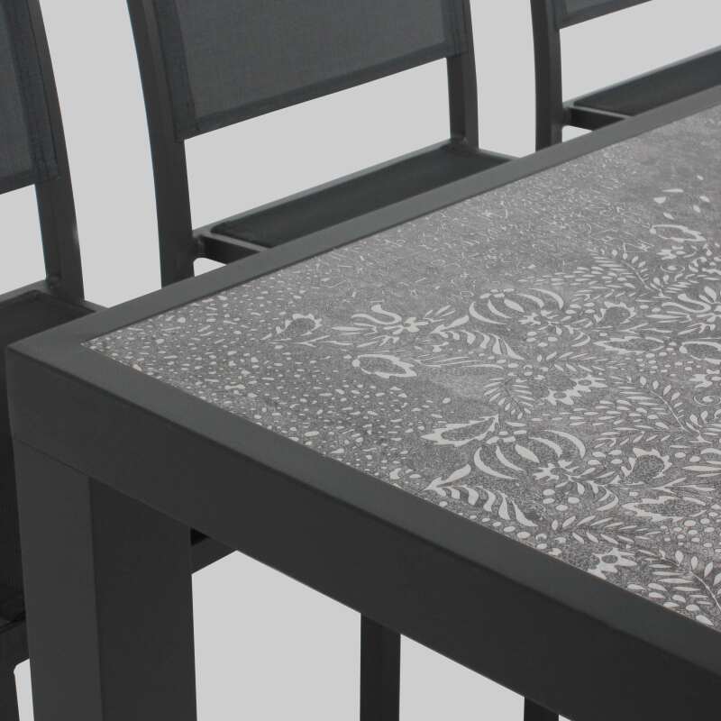 Tavolo da giardino in ceramica effetto timbro 185 x 95 cm con 6 sedie senza braccioli e 2 sedie con braccioli