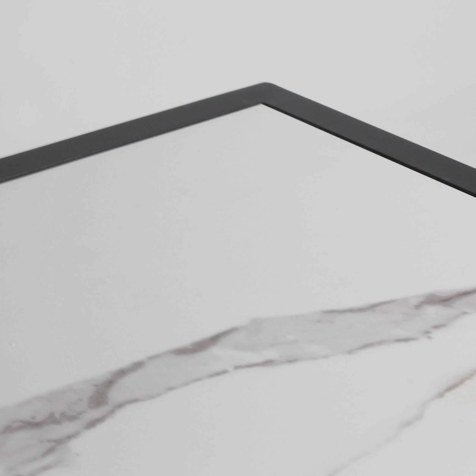 Tavolo da giardino in ceramica effetto marmo (230 x 95 x 74 cm)