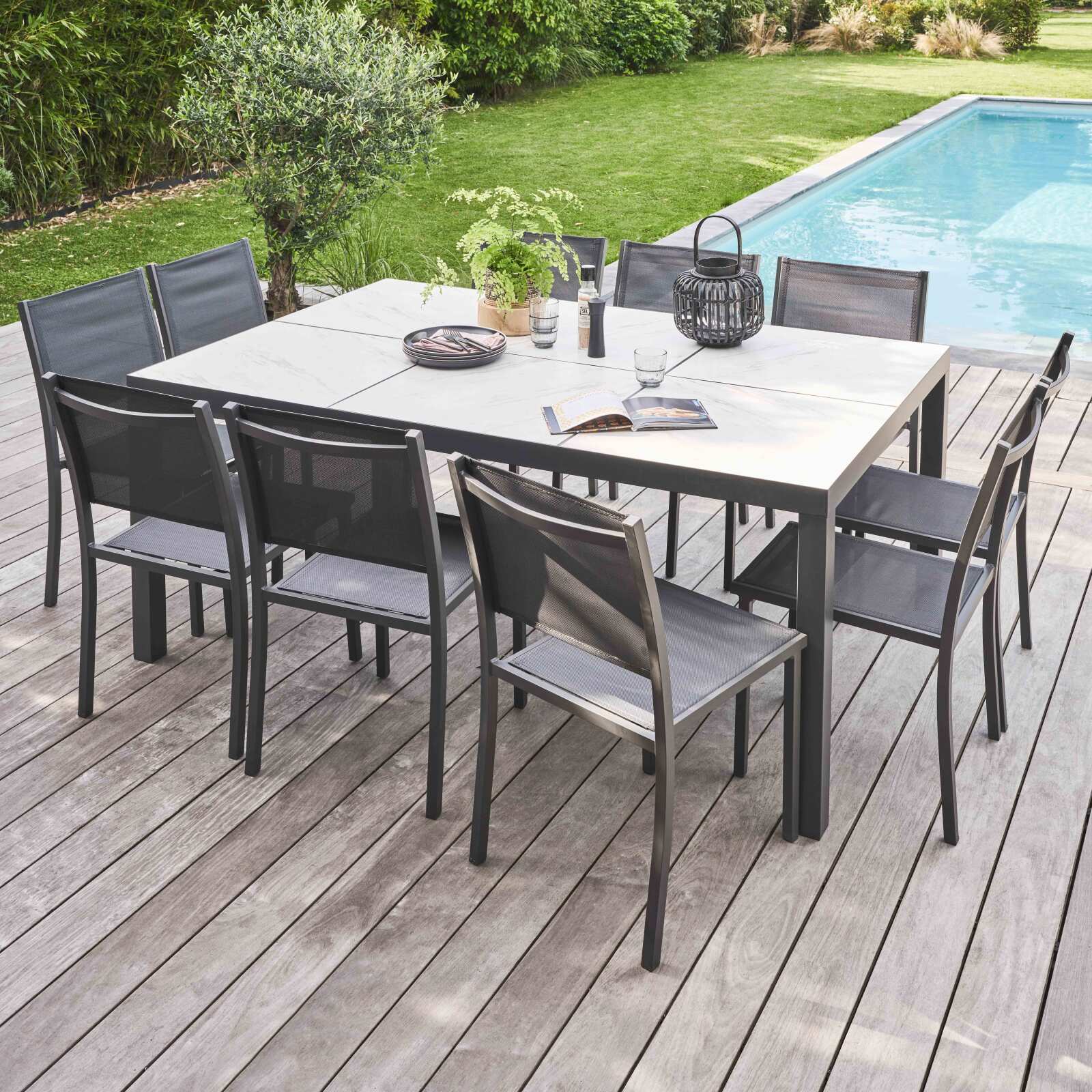 Tavolo da giardino in ceramica effetto marmo (182 x 121 x 74 cm)