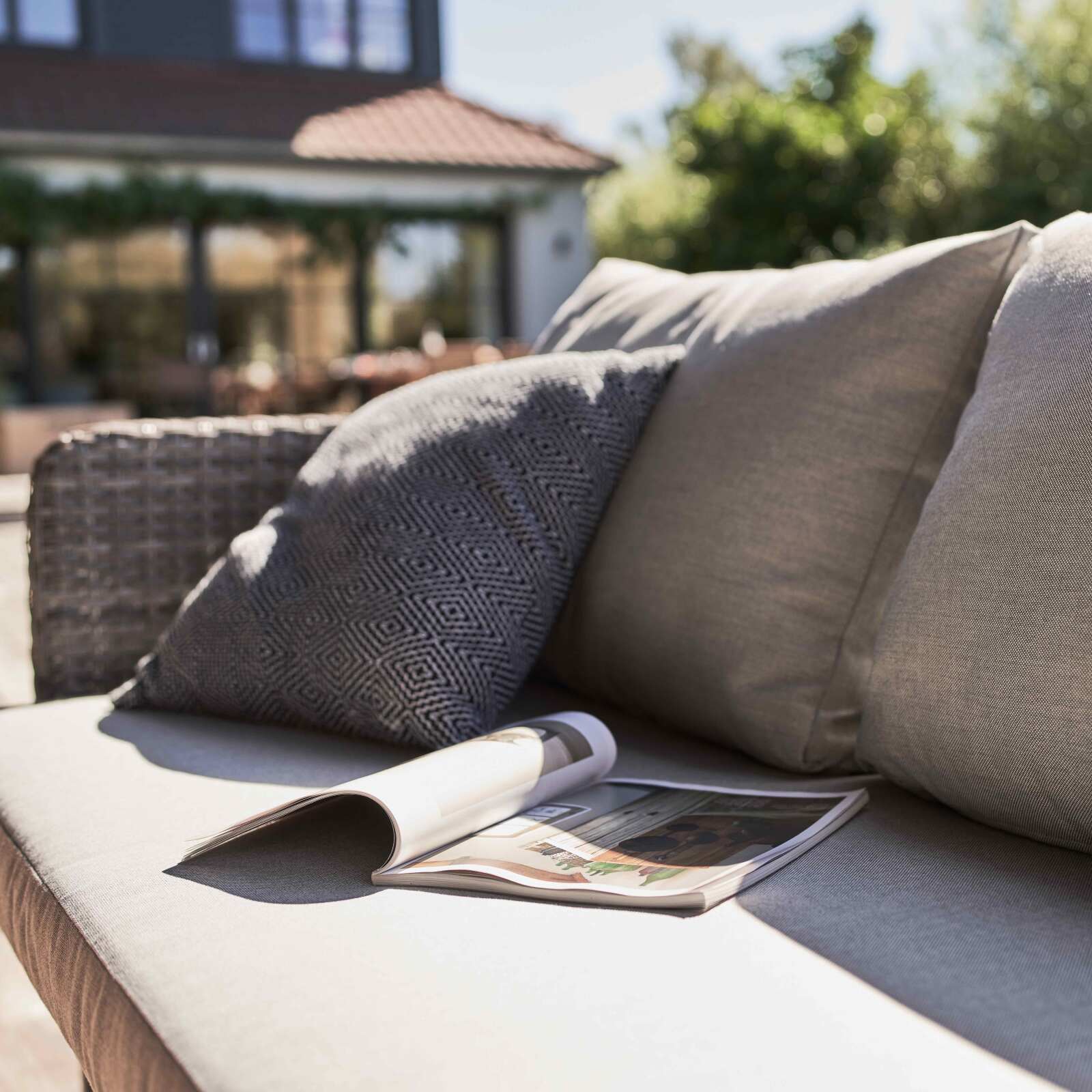 Salotto da giardino 4 posti in resina intrecciata con Tavolina da salotto