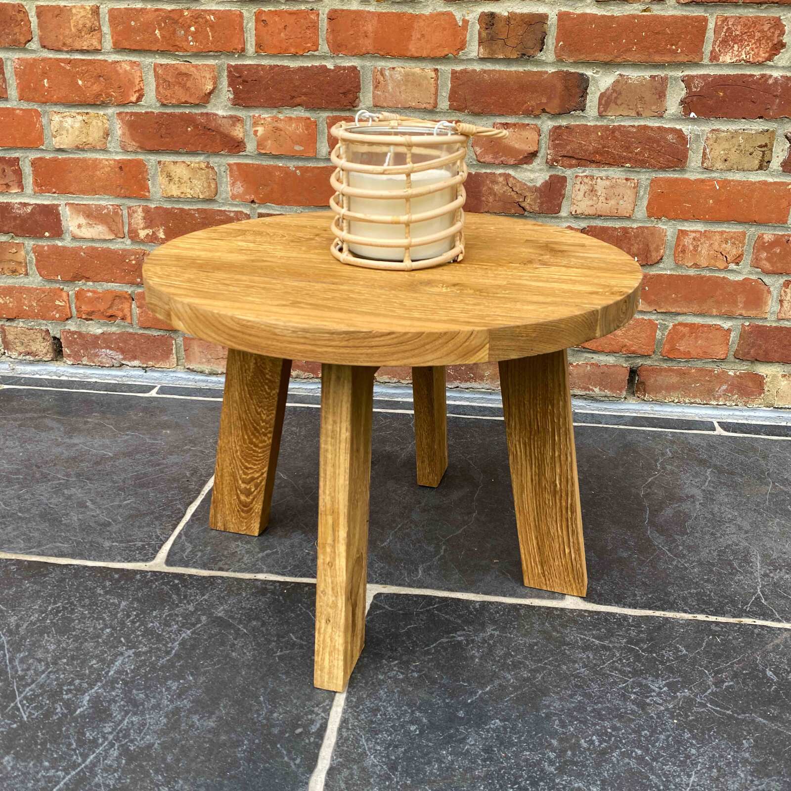 Tavolina da salotto rotondo in massello di teak riciclato