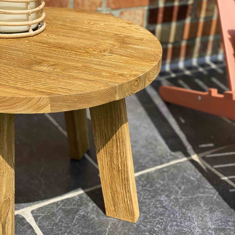 Tavolina da salotto rotondo in massello di teak riciclato
