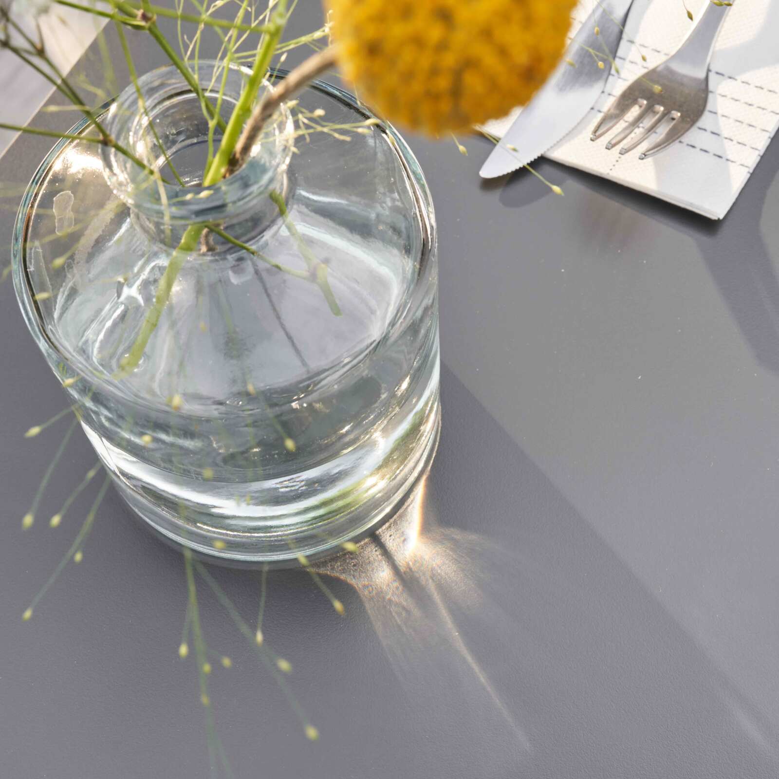 Tavolo da giardino quadrato 60 x 60 cm con gamba basculante in HPL bianco