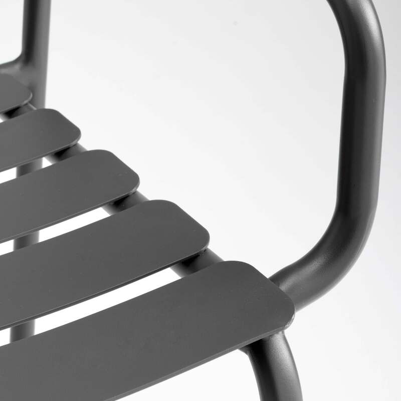 Sedia da terrazza con braccioli in alluminio