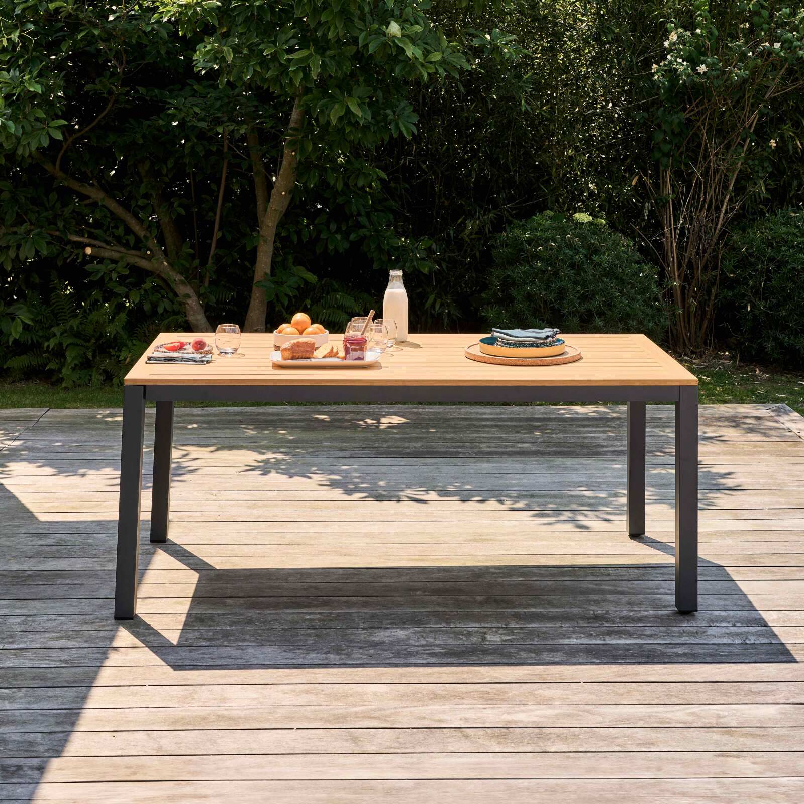 Tavolo da giardino rettangolare allungabile (180/240 x 89 x 74 cm) in alluminio e legno di eucalipto FSC®