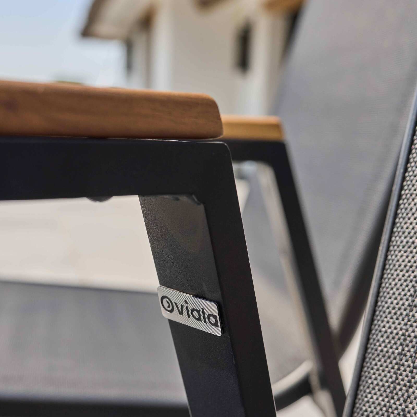 Set di 2 sedie da giardino con braccioli in alluminio e legno di acacia