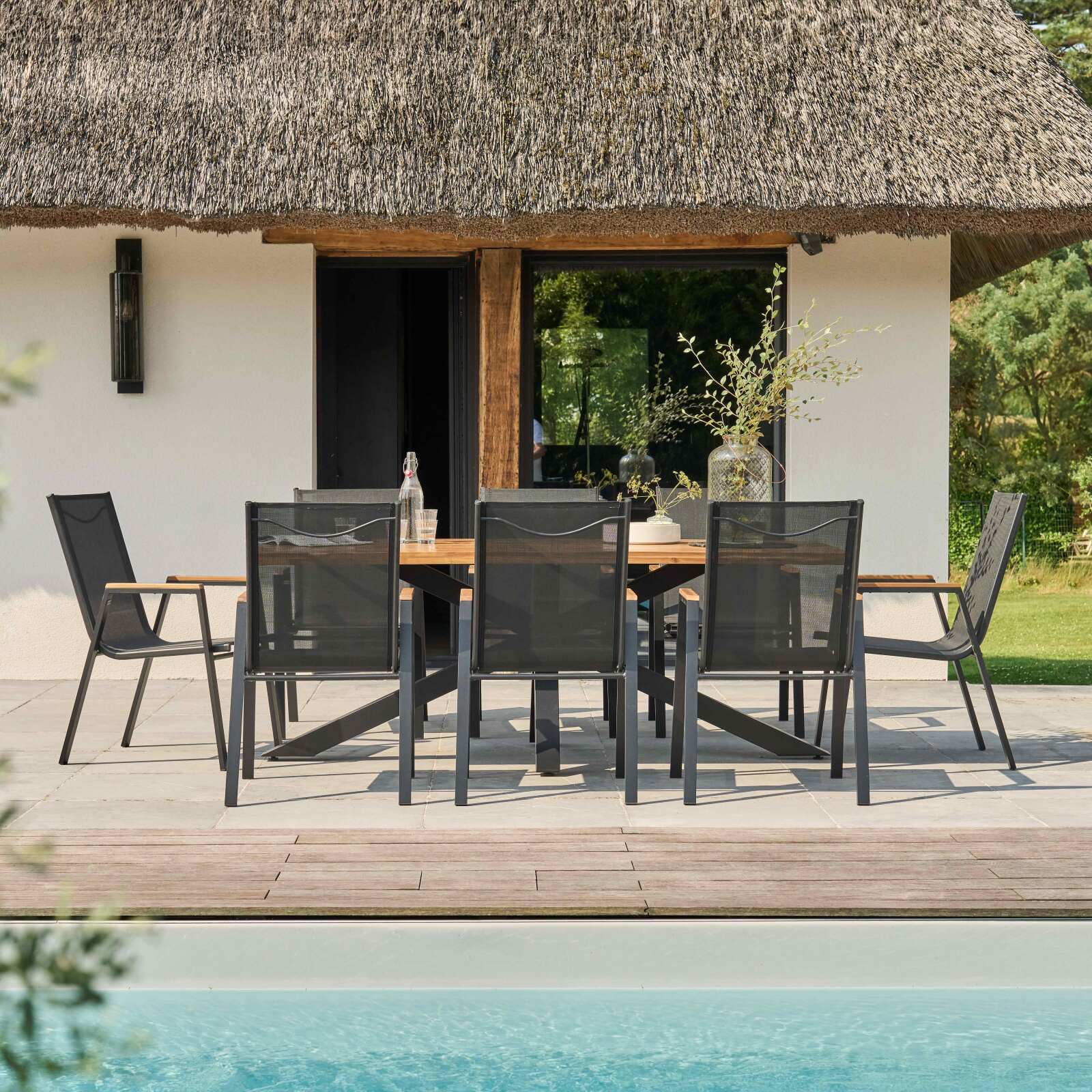 Tavolo da giardino rettangolare 200 x 75 cm in alluminio e legno di acacia e 8 sedie con braccioli